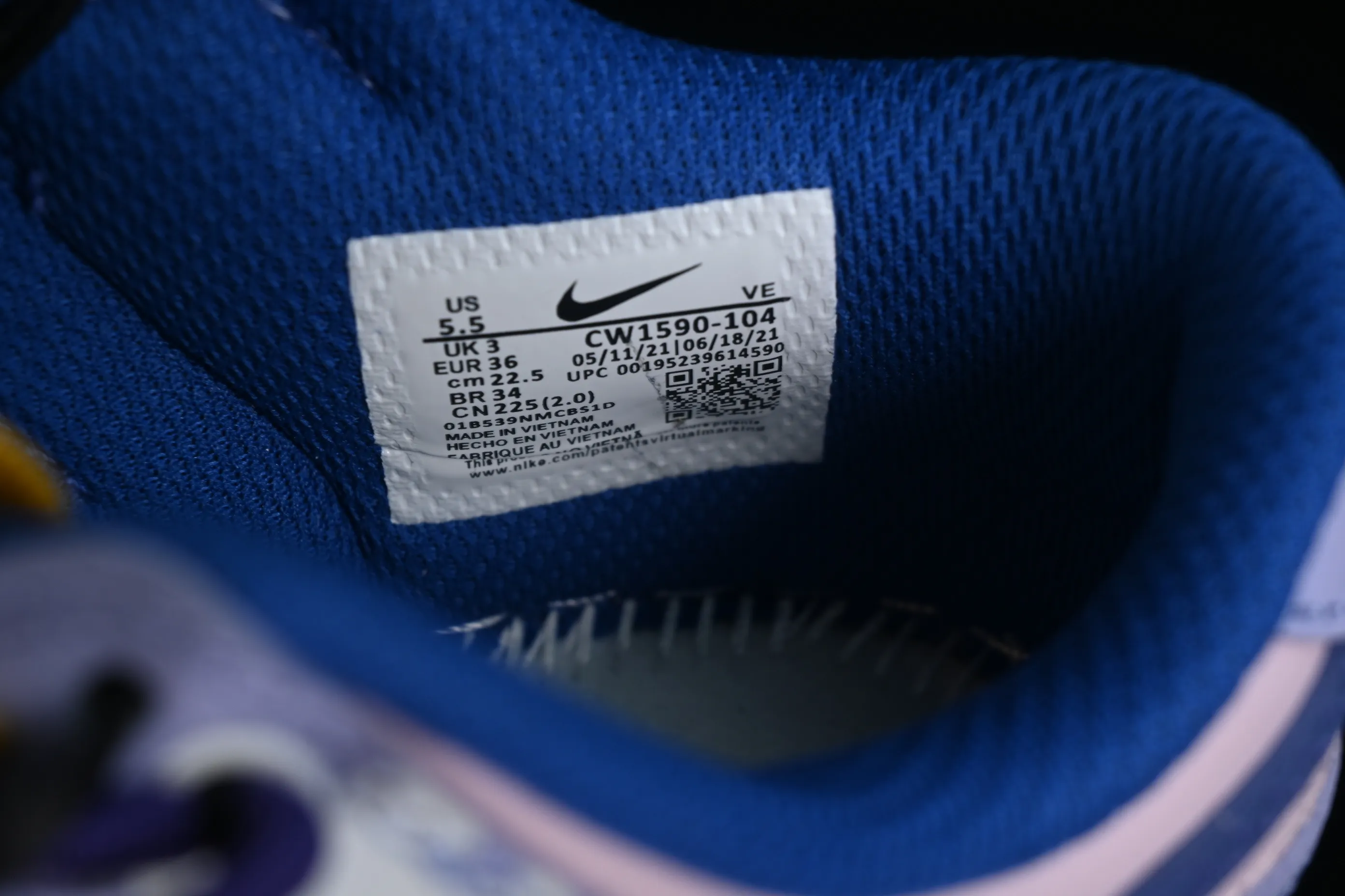 All categories Nk SB Dunk series Nk SB Dunk Low low-top sneakers Nk Dunk Low white blue red Doraemon Doraemon SB strap low-top casual sneakers CW1590-104